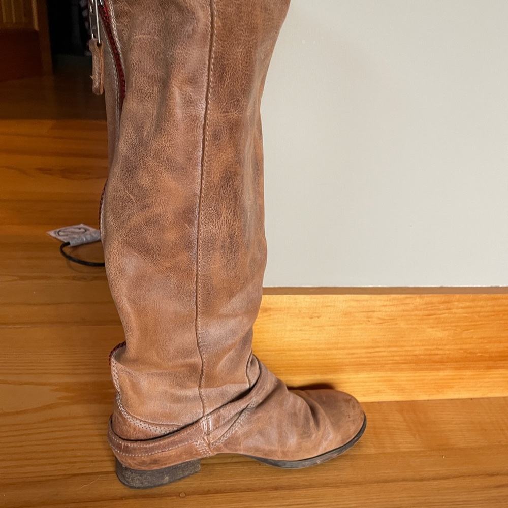 Steve Madden boots in great condition diction! Only worn about 5 times